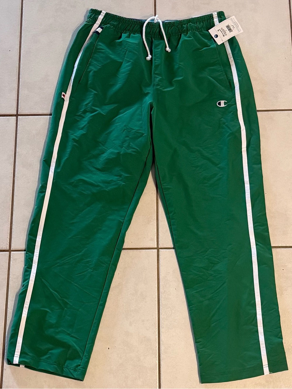 Champion Green jogger Men’s size Large Loose fit New with tag